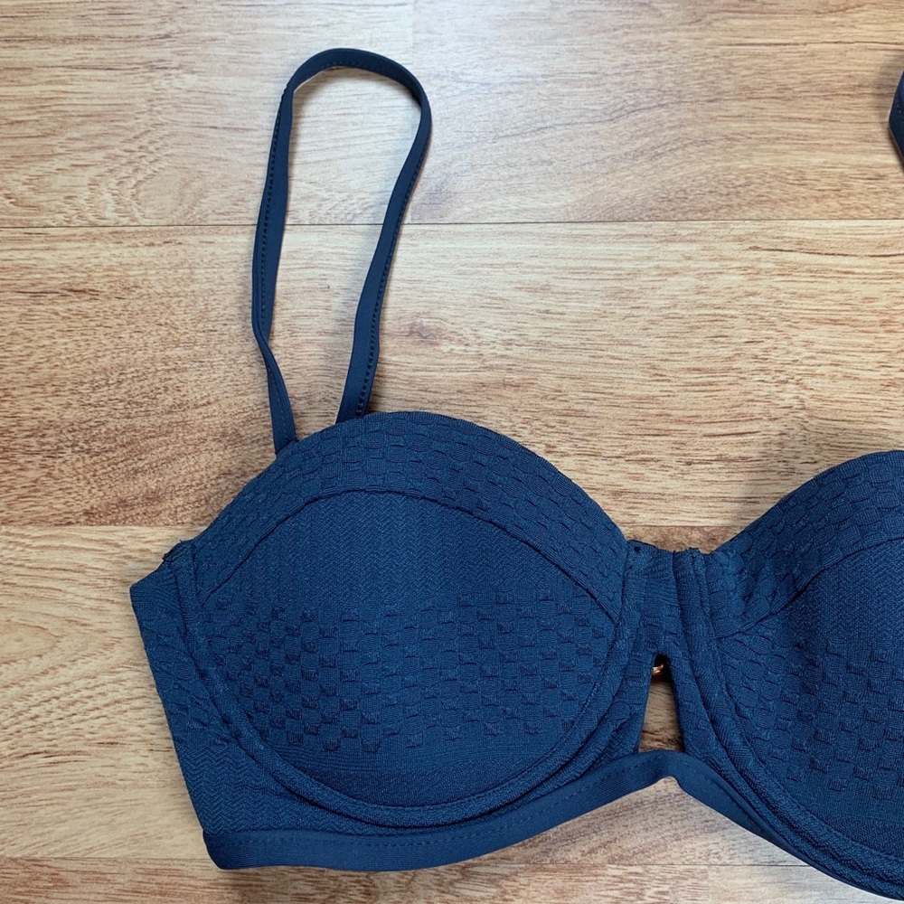 NWT TAVIK Swimwear Corsica Navy Textured Bikini Top - Picture 3 of 12